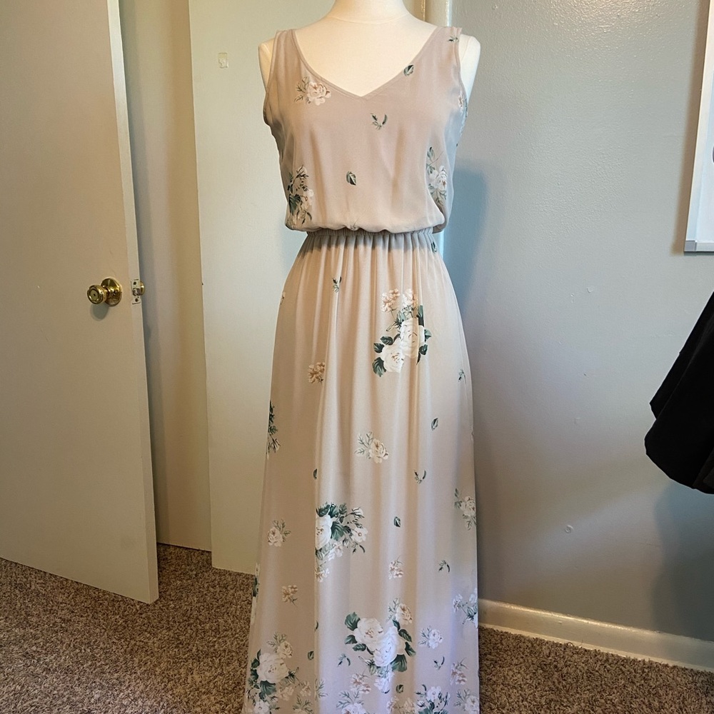 Show me your MuMu nude dress with florals